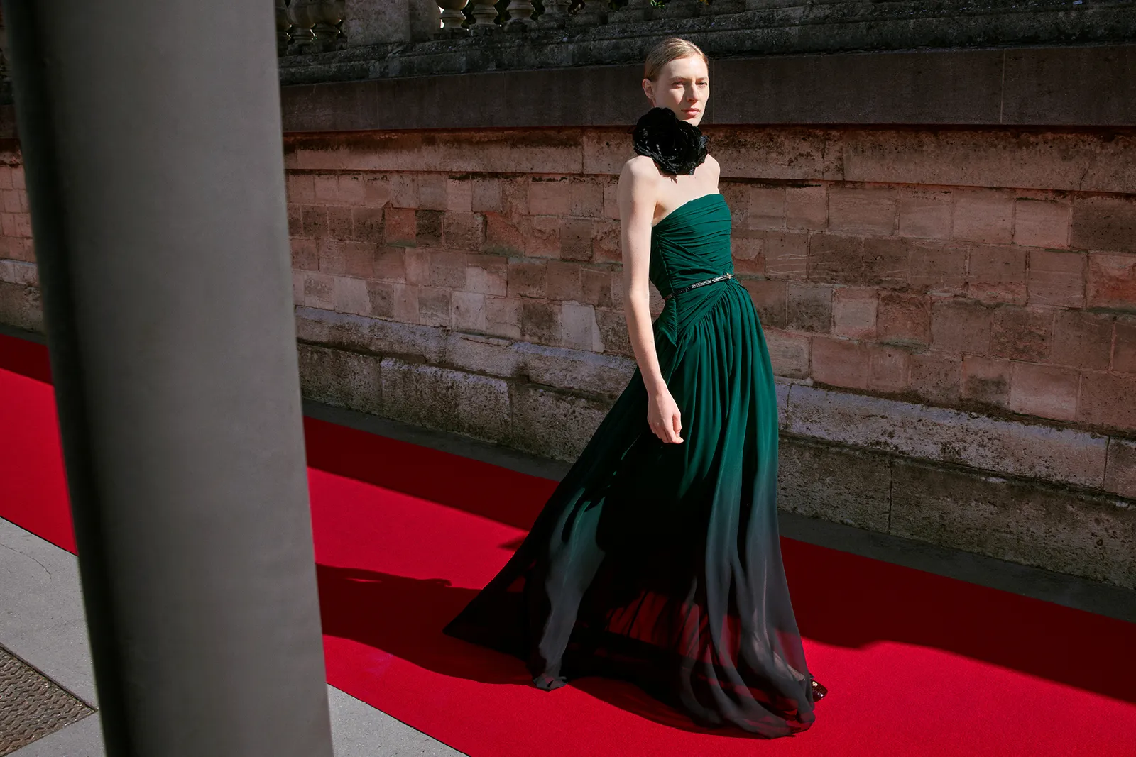 2024-ELIESAAB-Guest-Designer-PR-Campaign-Landscape-Image-3x2-sRGB-72ppi-04